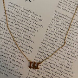 Urban Outfitters Gold Necklace - 111